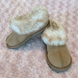 Girls Cat & Jack Tan Moccasin Slippers/Shoes